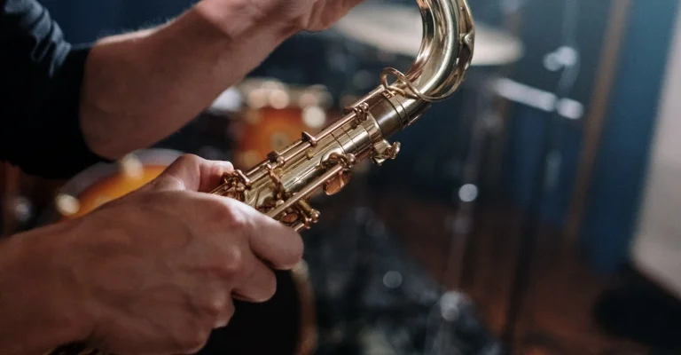 saxophone body adjustment