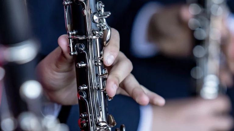 clarinet finger position
