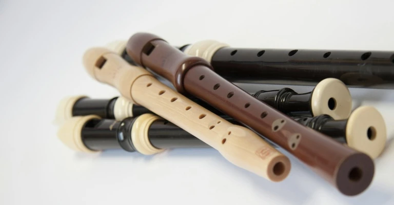 five keyless flutes